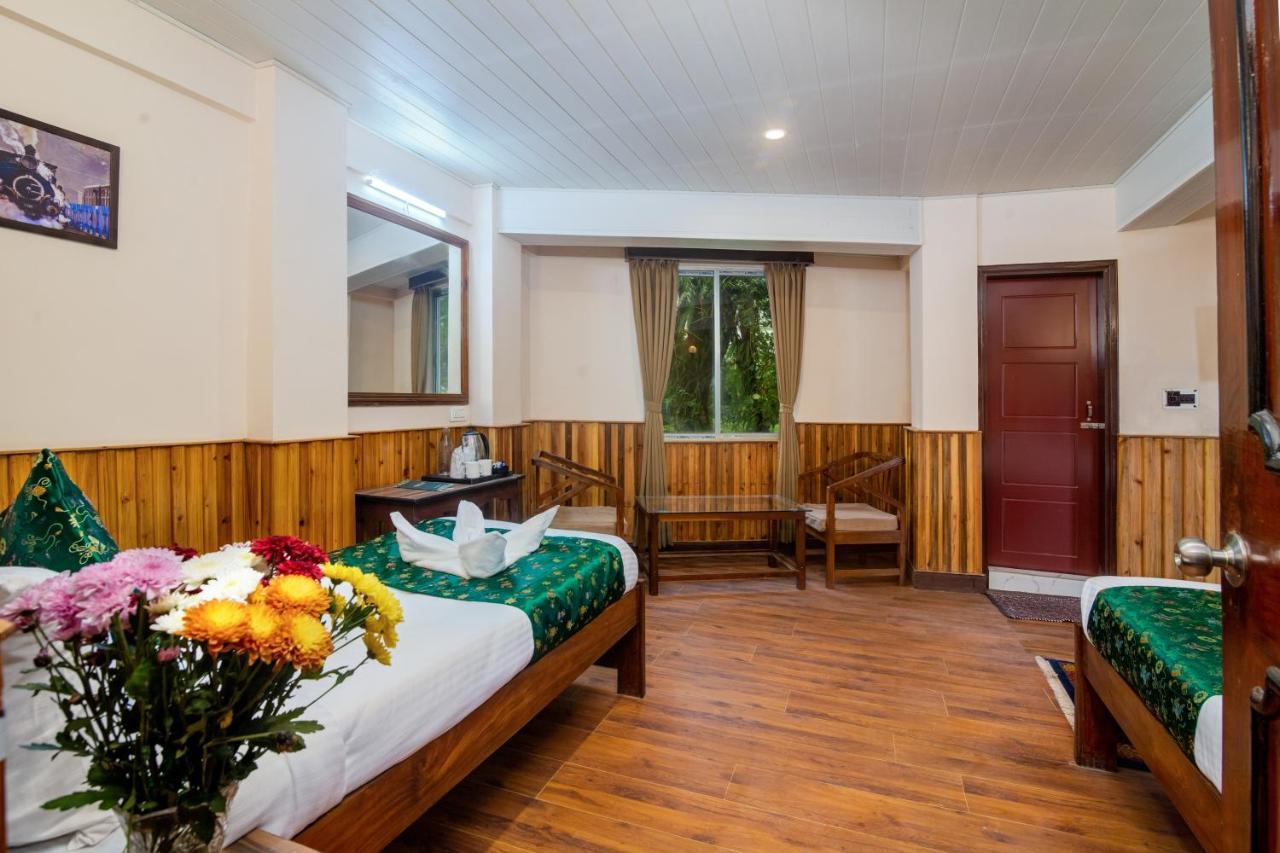 Muscatel Roma - 400 Mts From Mall Road Darjeeling  Ngoại thất bức ảnh